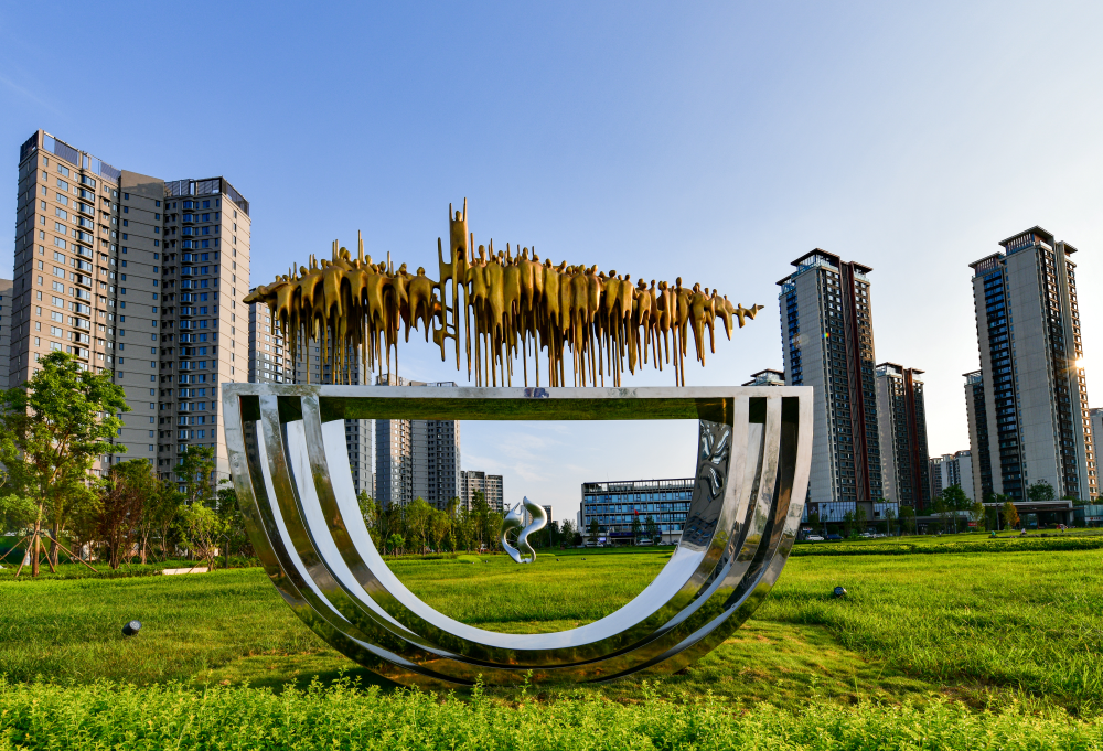 成都国际友城雕塑为大运会增添亮丽色彩_新浪财经_新浪网