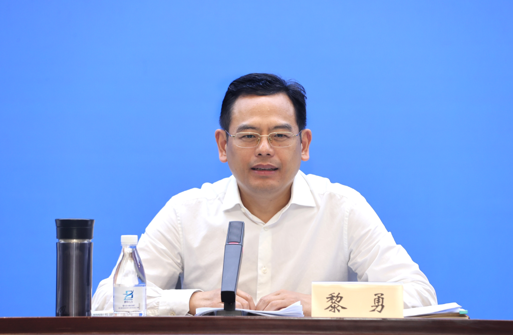 重庆市人力资源和社会保障局党组书记,局长黎勇.