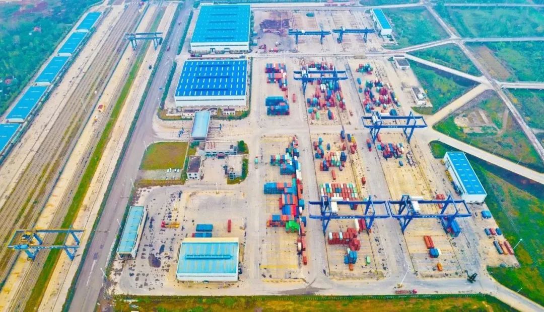 黄石人口_2023年度全国人口数量前十强大城市排名榜单.(2)