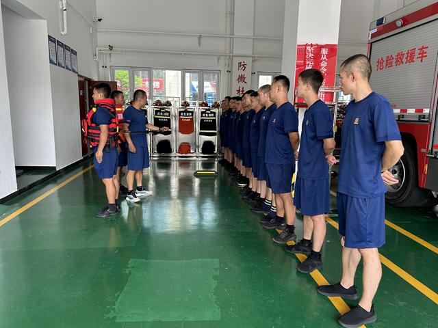房山消防救援支队安排队员做备勤工作.房山区消防救援支队供图