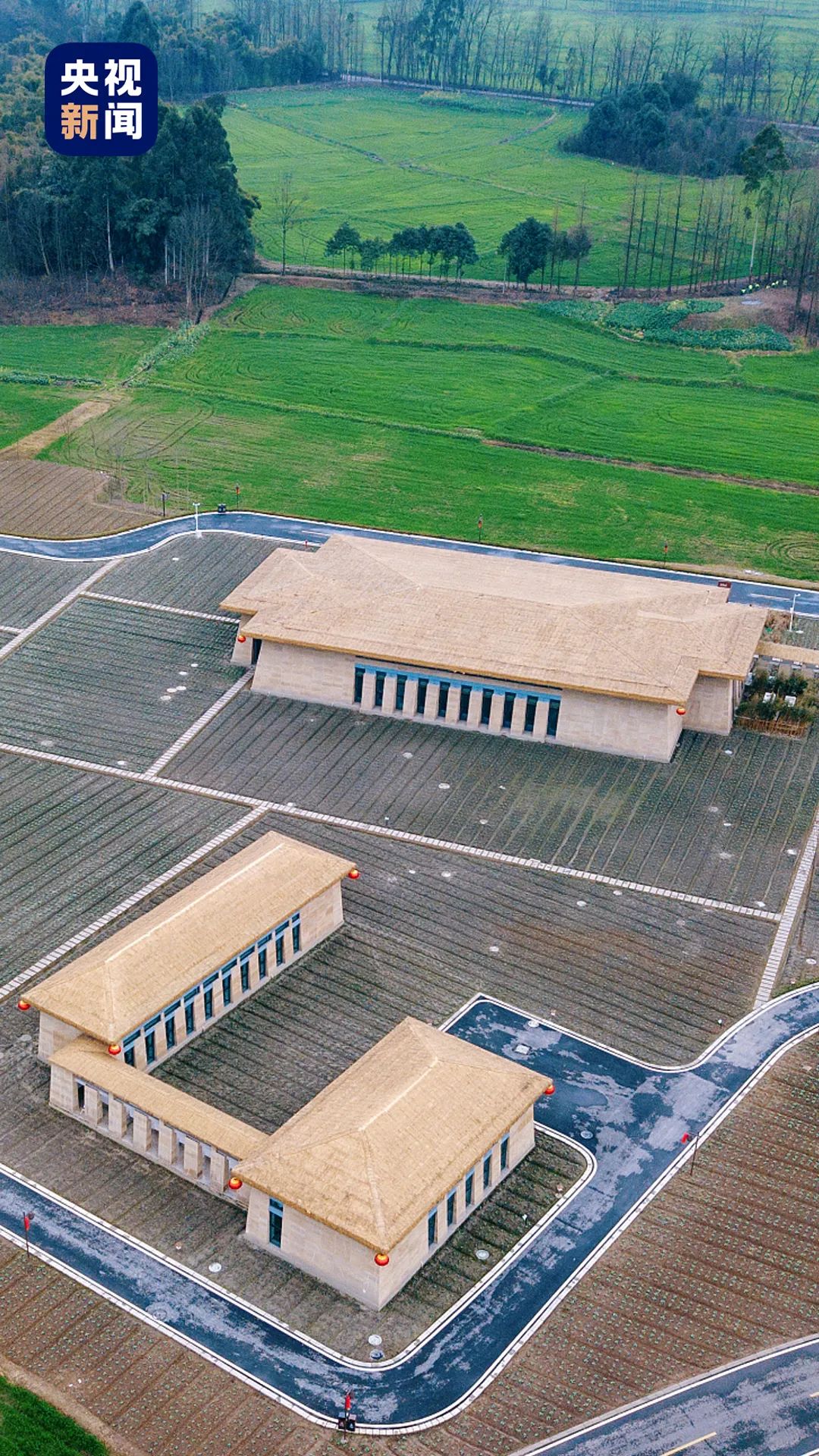 △宝墩遗址。4500年前,一支部落迁徙到成都平原,并在这里留下文明的痕迹。