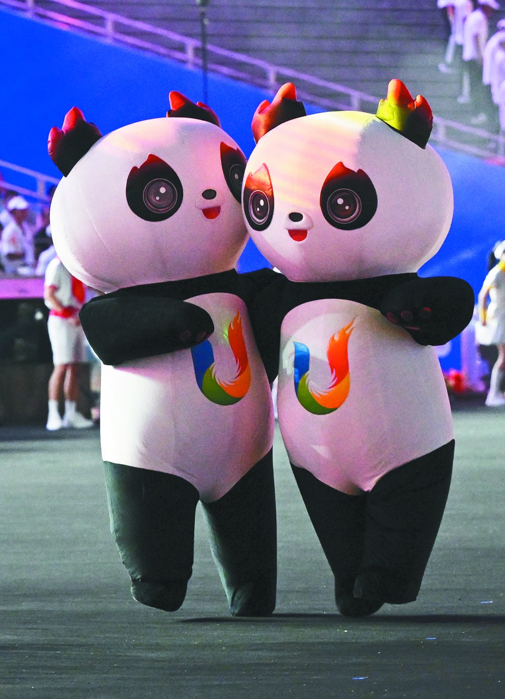 成都大运会吉祥物"蓉宝"在开幕式上