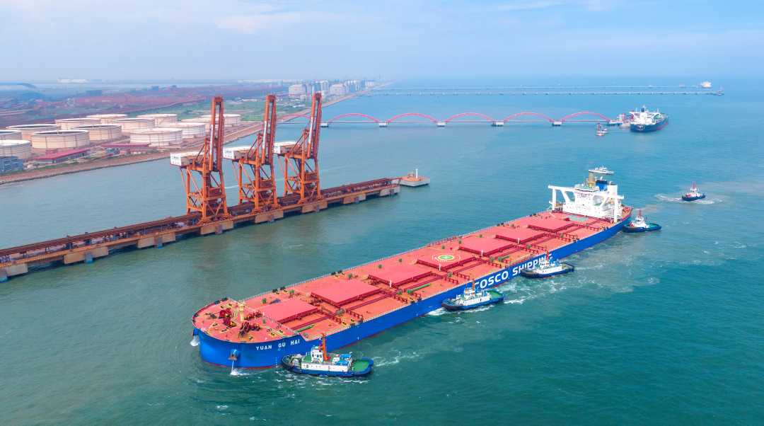 首艘40万吨级"远谷海"轮顺利靠泊在河北曹妃甸港区|河北省_新浪财经