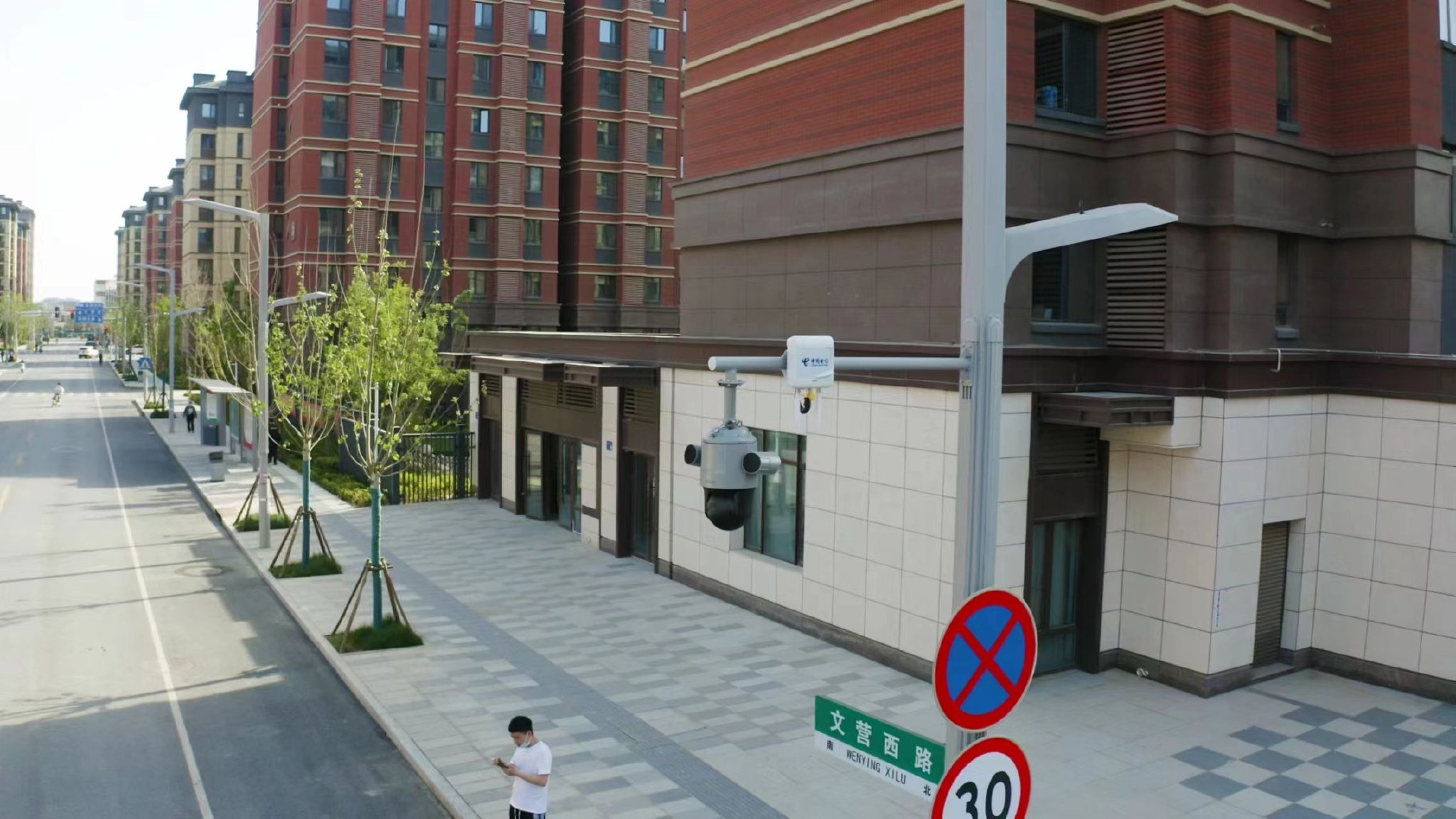 雄安新区容东片区的智慧灯杆.资料图