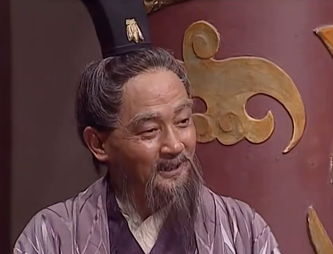 影视中的张昭(周继纬饰).来源/电视剧《三国演义》截图