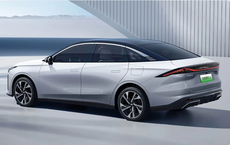 吉利将发布全球首个汽车行业全场景 AI 大模型，银河 L6 预计 9 月上市