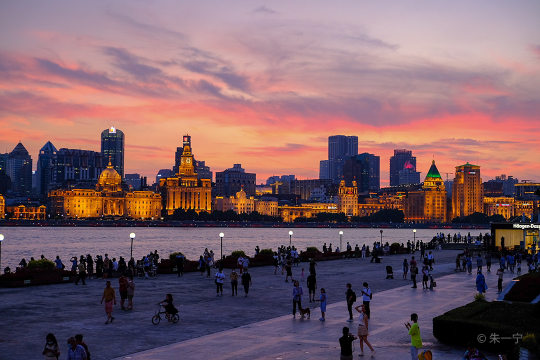 "豫"见上海"两岸黄金旅游圈" ,黄浦江璀璨天际线点亮"天地之中"!