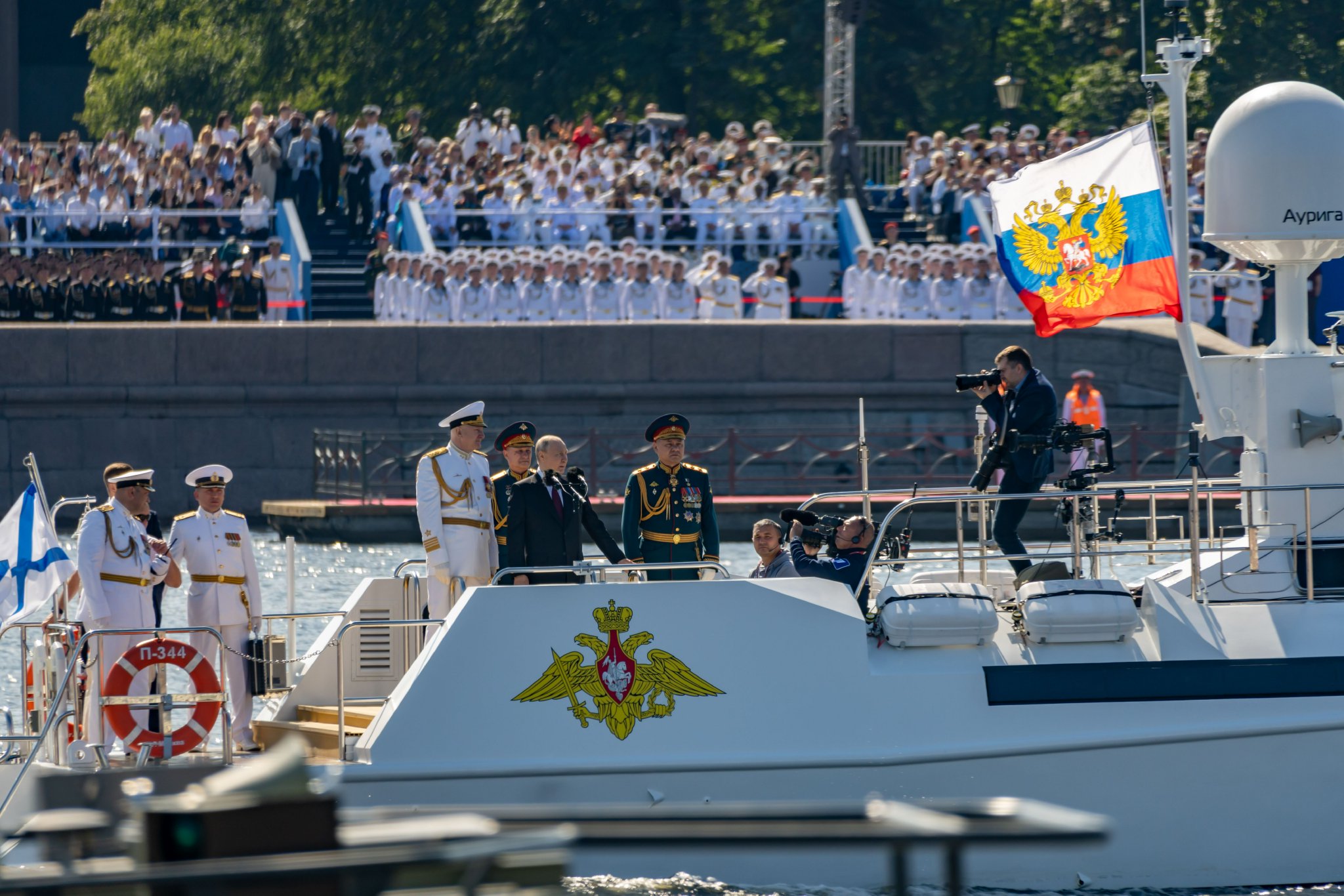 当地时间7月30日,俄罗斯海军节主阅兵式在圣彼得堡举行.