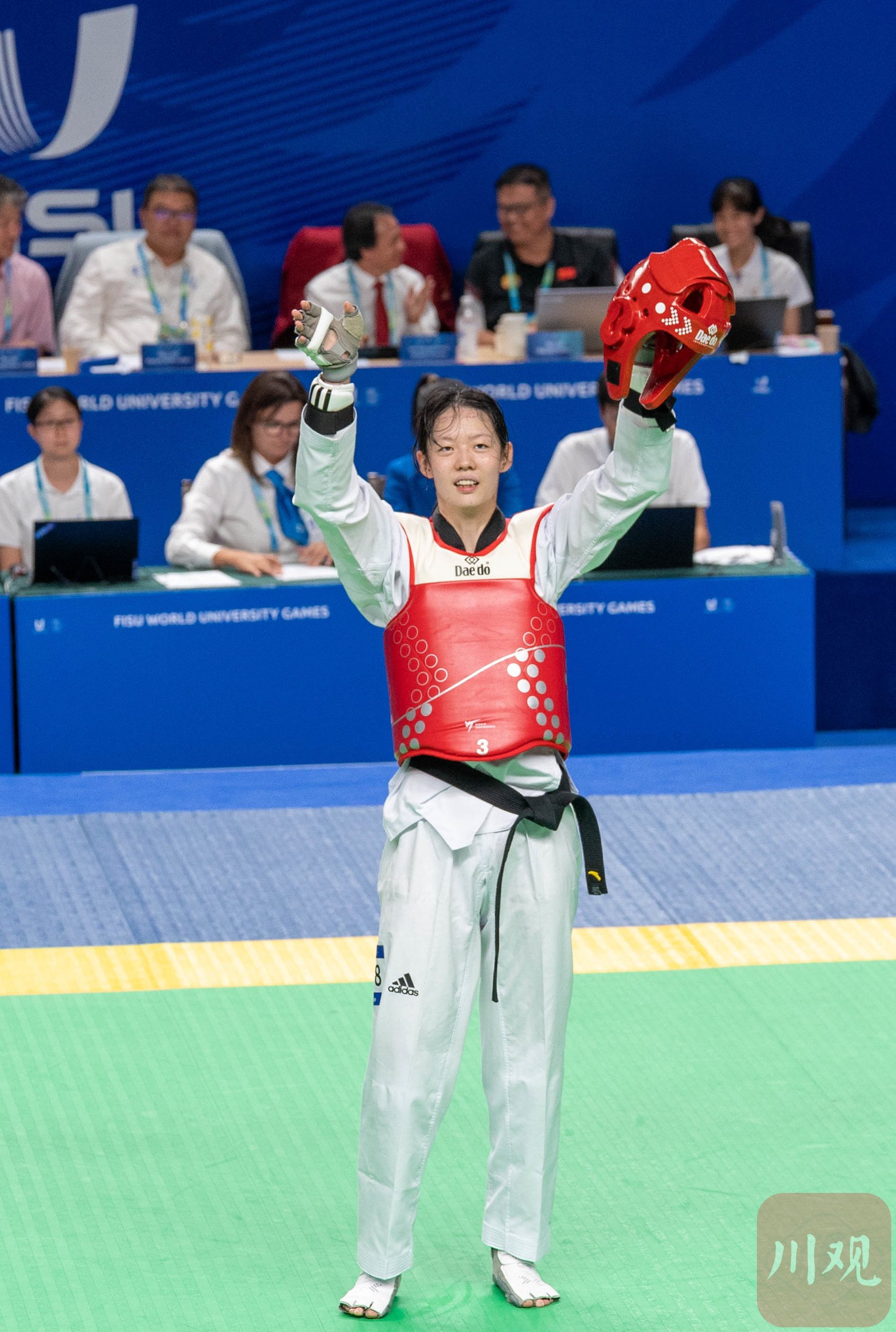 成都大运会跆拳道项目中国队再创佳绩