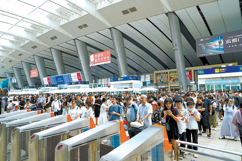 旅客直接刷闸进站,提高了进站速度. 北京南站供图