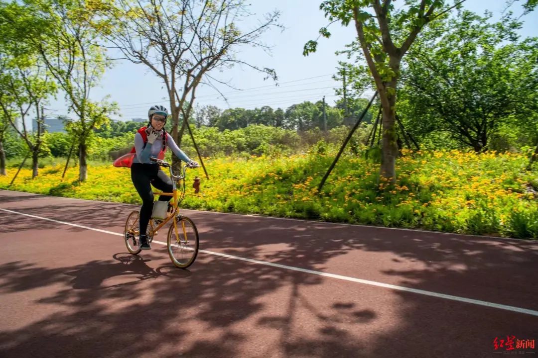绿道上骑行对于城市休闲骑行的方式,黄诗琪这样推荐——往成都西门上