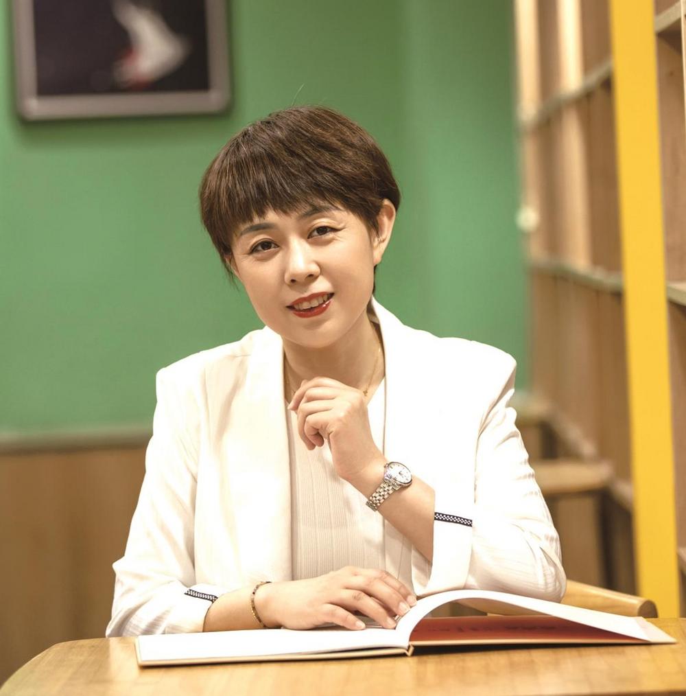 刘铁巍孙珊珊教育科研是教师专业成长的重要途径,是提高教学效果和