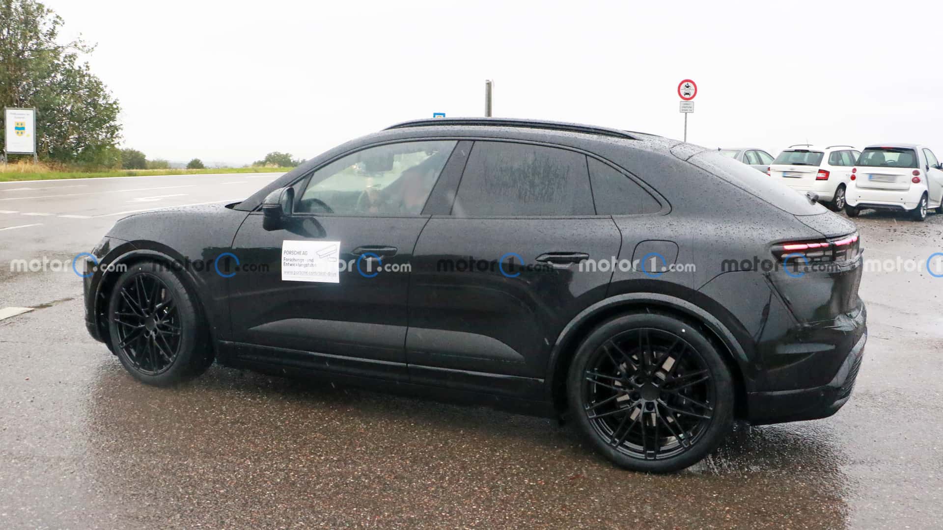 保时捷纯电新车Macan EV谍照再曝光