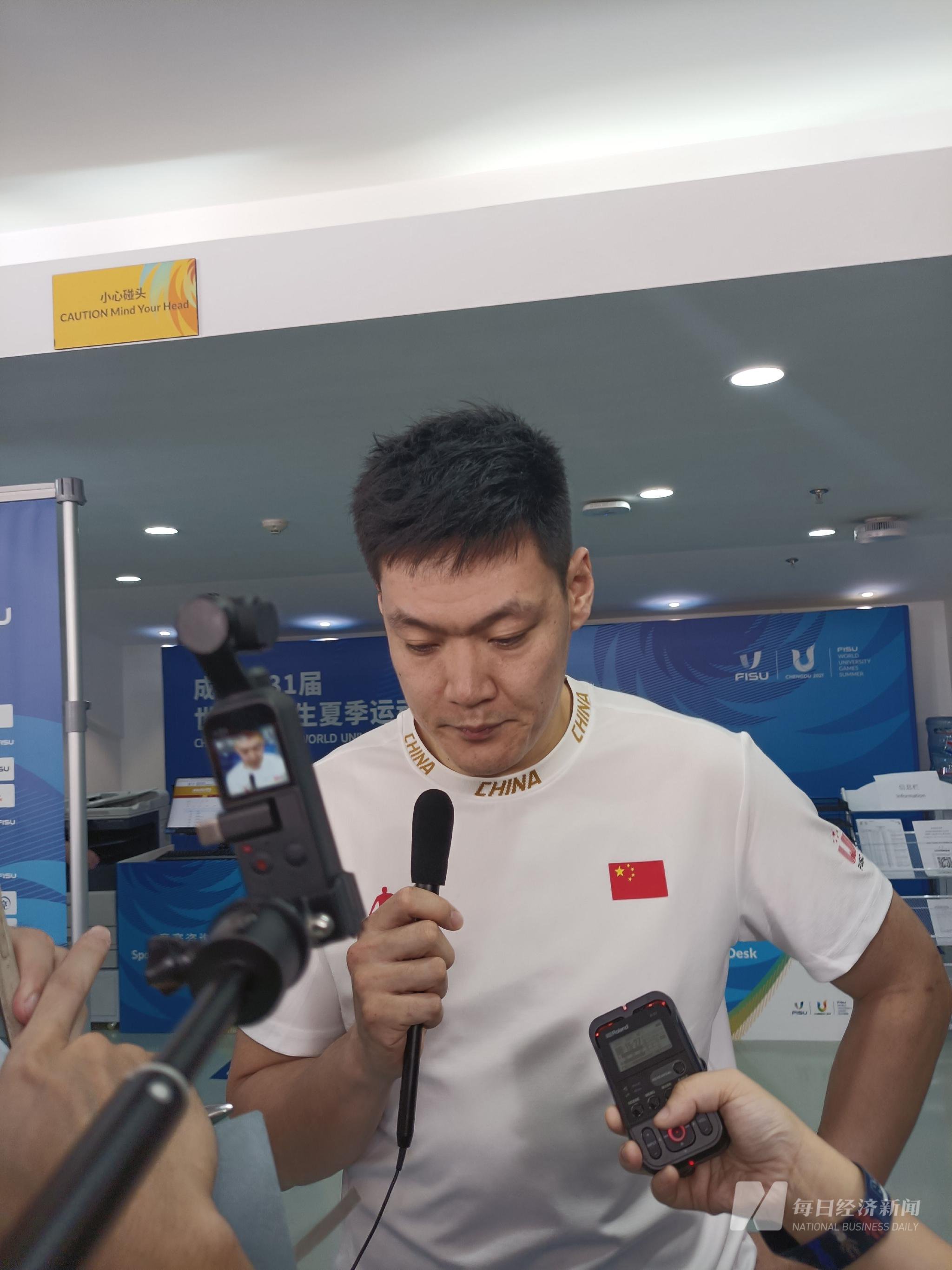 张宁:篮球总是在天上飞的,我们要去抢