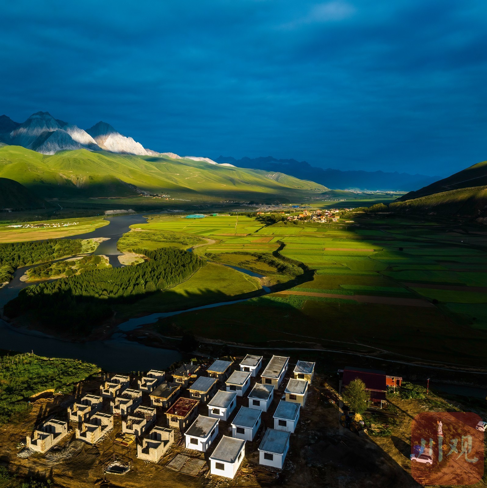 美图丨夏日清凉境 五彩甘孜美不胜收|草原_新浪财经_新浪网