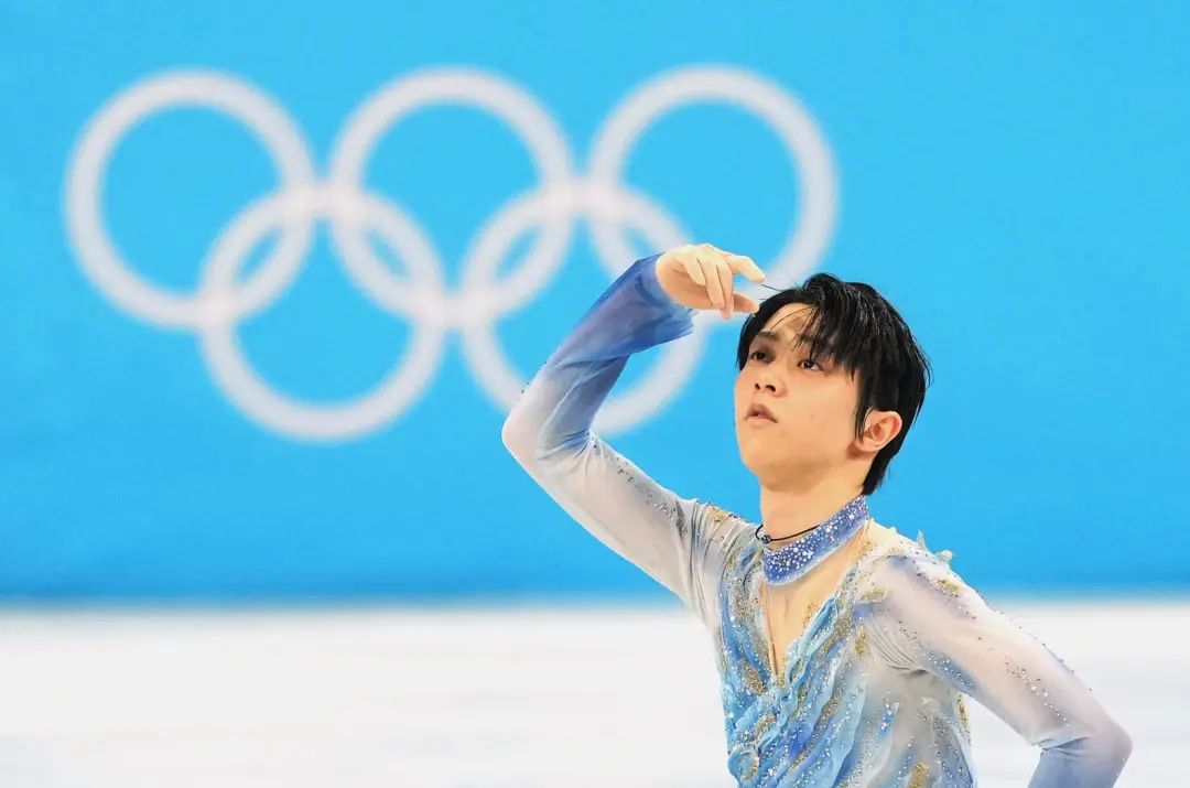 2022北京冬奥会花样滑冰男子单人短节目,羽生结弦在比赛中.
