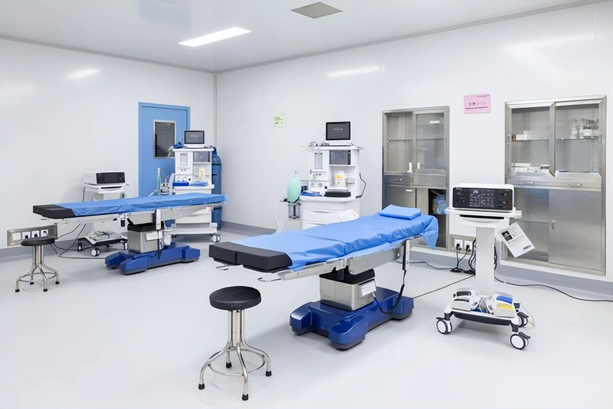(微笑行动医疗合作医院手术室装配的迈瑞医疗设备)