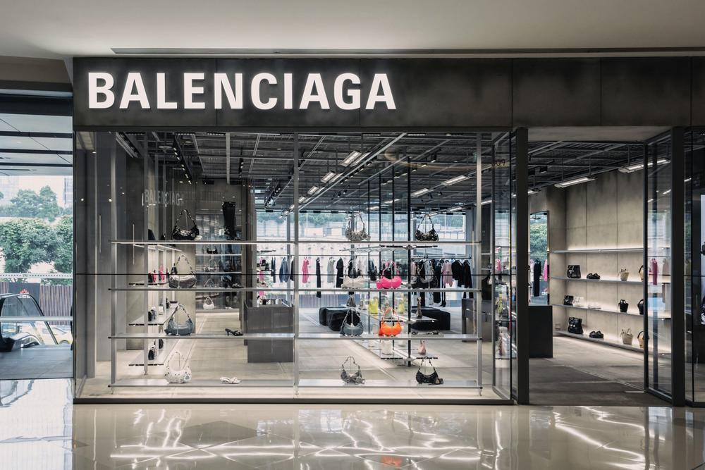 balenciaga重庆ifs门店现已开幕