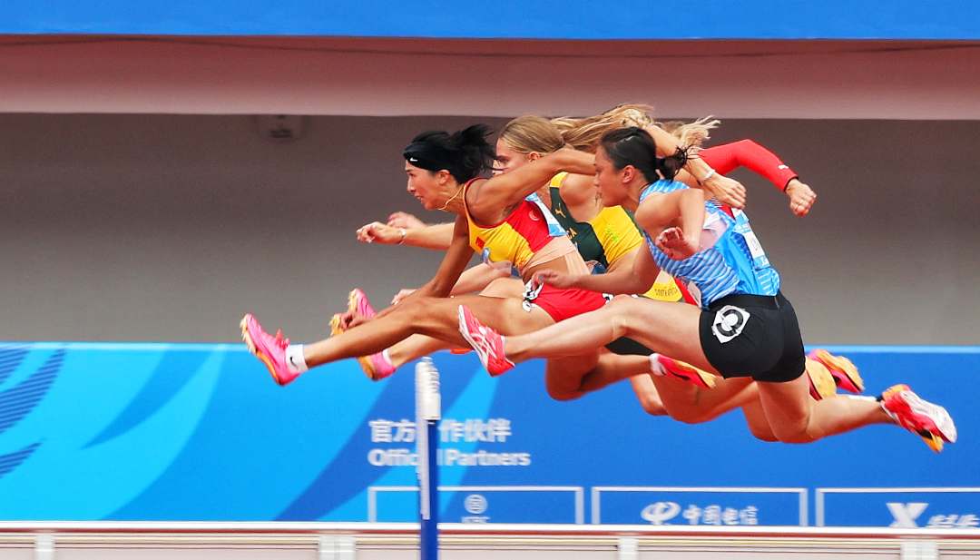 成都:大运会田径项目女子100米跨栏预赛举行|田径项目_新浪财经_新浪网