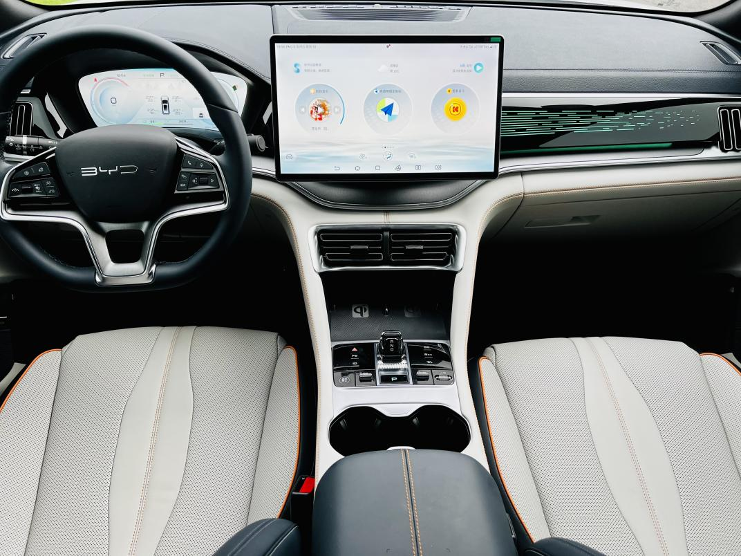 宋plus ev冠军版内饰. 华龙网-新重庆客户端 许川摄