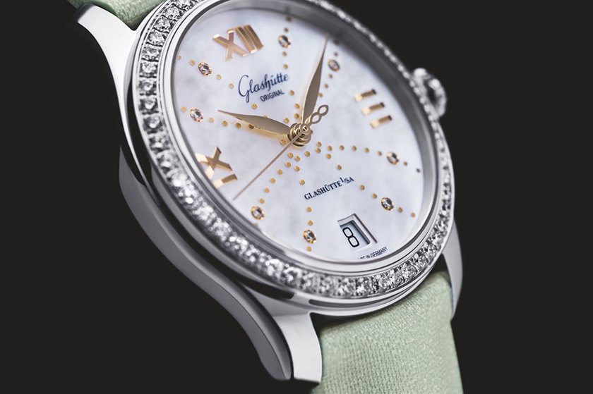 欧米茄海马腕表精准于深海,格拉苏蒂原创演绎夏日多巴胺 | 当周腕表