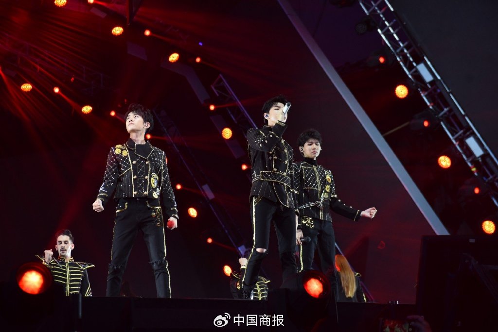 图为tfboys组合四周年演唱会现场.(图片由cnsphoto提供)