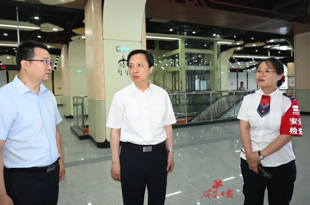 8月8日,市委书记夏晓中到城区和兴平市调研市级重点项目建设工作.