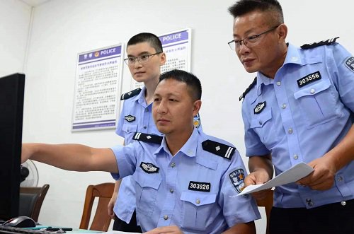 "警"路漫漫亦灿灿——记南岸区公安分局交巡警支队茶园大队巡长周阳