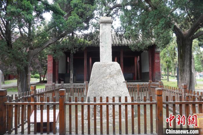 图为周公测景台. 韩章云 摄