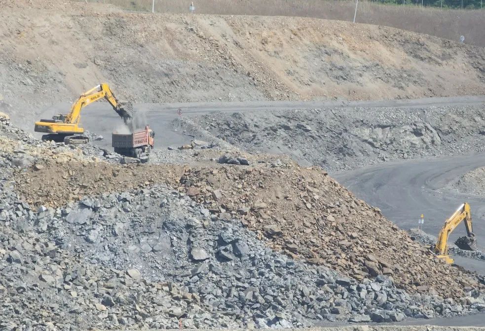 ▲萝北石墨采矿现场 每经记者 杨卉 摄