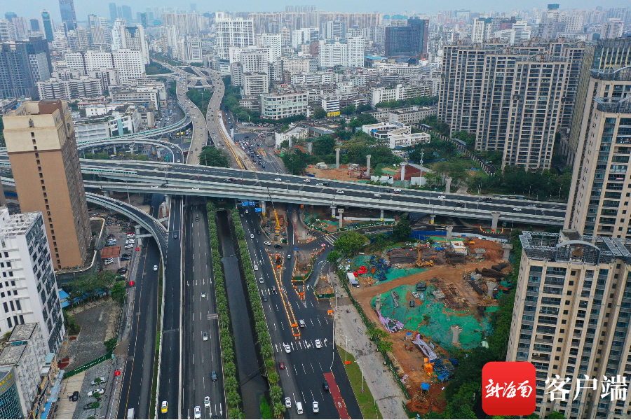 资料图:海口海秀快速路.记者 汪承贤 摄