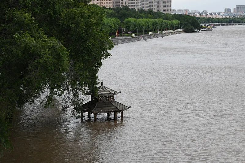 的牡丹江,拉林河,蚂蚁河等仍在"卡努"的降雨范围内,黑龙江哈尔滨市