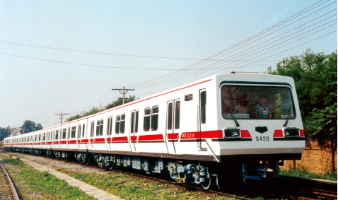 北京地铁时光列车上线,6节车厢跨越50年