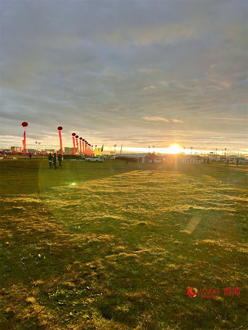 青海省泽库县:共赴泽曲草原盛会 体验游牧民俗文化_新浪财经_新浪网