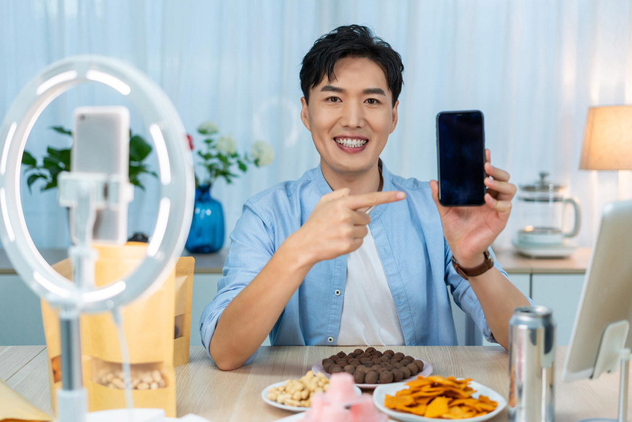 百位AI主播上场带货，谦寻能否吸引更多品牌拥抱低成本数字人？|数字人_新浪财经_新浪网