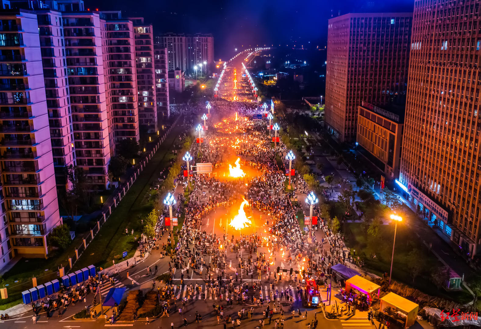 燃情火把节!凉山工业产业招商引资125亿元,西昌两日接待游客71万人次