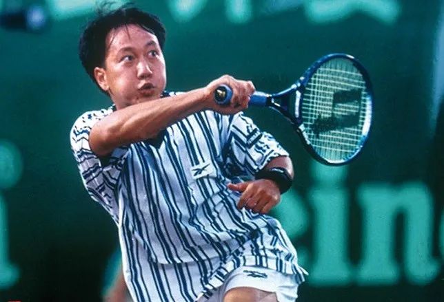 上图:1998年第一届喜力公开赛张德培夺冠.