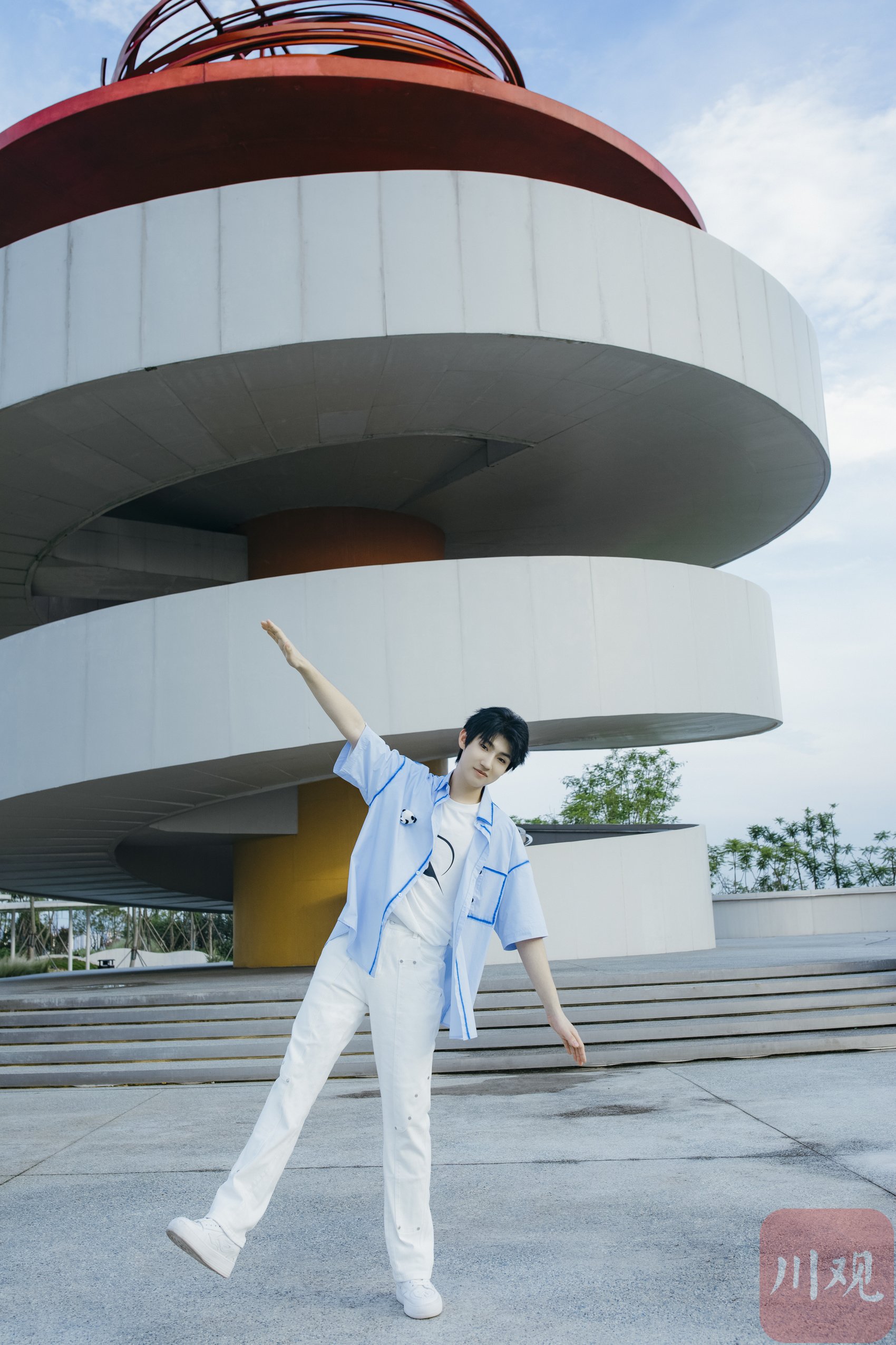 青年演员杜天宇,高子钧等登上成都大运会闭幕式舞台