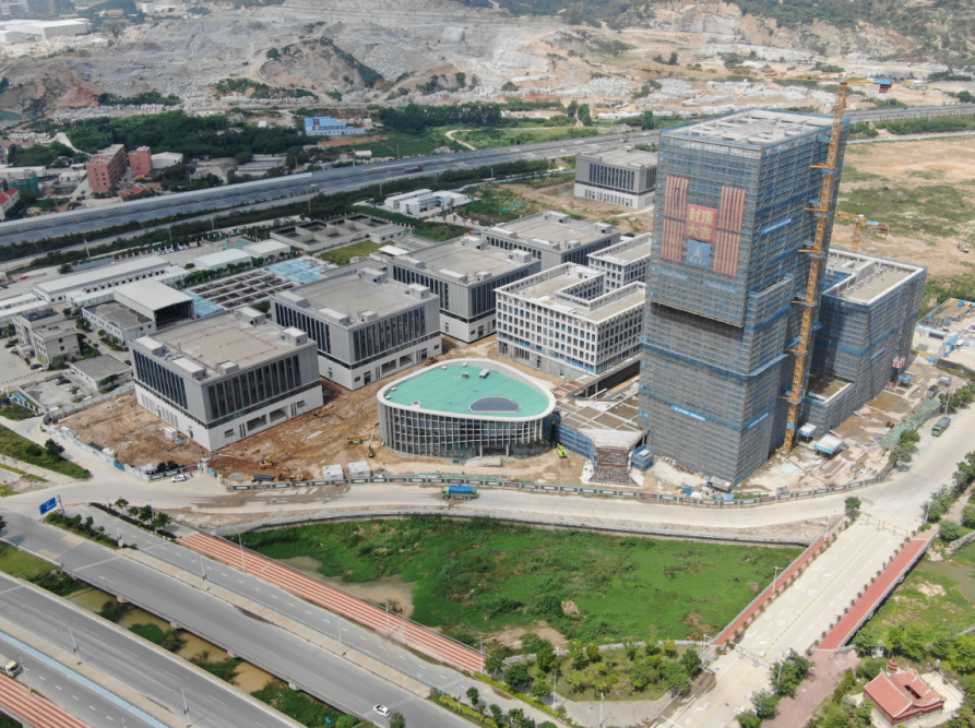 泉州芯谷南安科创中心项目(标准厂房),一期全部封顶.(图源:泉州政务)