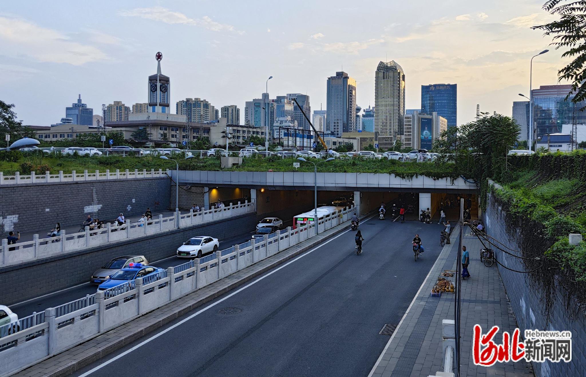 8月1日的中山路地道桥.(边义婷/摄)