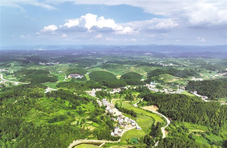 岑巩县大有镇塔山村. 杨云 摄