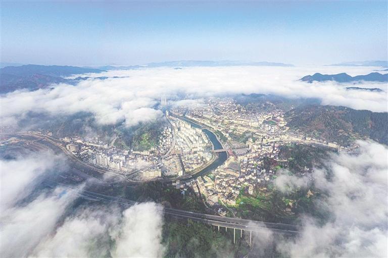 台江县城全景. 杨晓波 摄