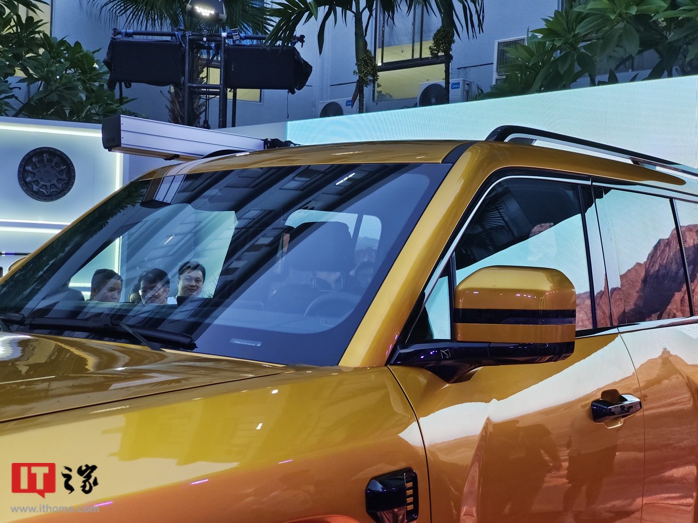 比亚迪方程豹首款车型豹 5 正式登场，采用 DMO 超级混动越野平台