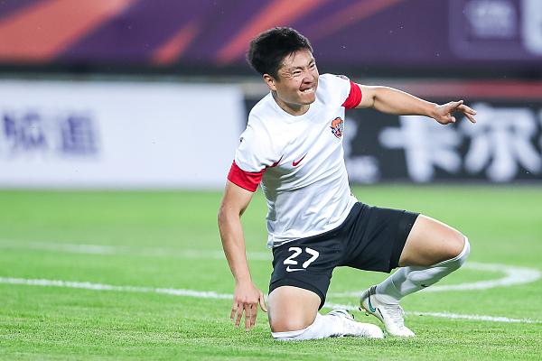 中超|郑龙因暴力行为被停赛4场罚款4万|中超_新浪财经_新浪网