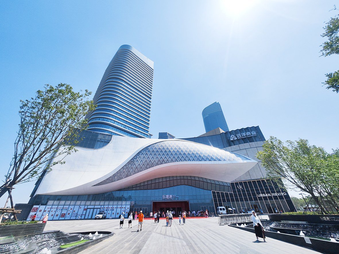 远洋乐堤港项目吸引许多商户入驻.记者 常鸣/摄