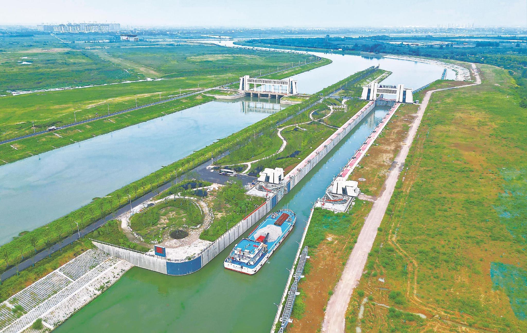 引江济淮航道江淮沟通段试运行