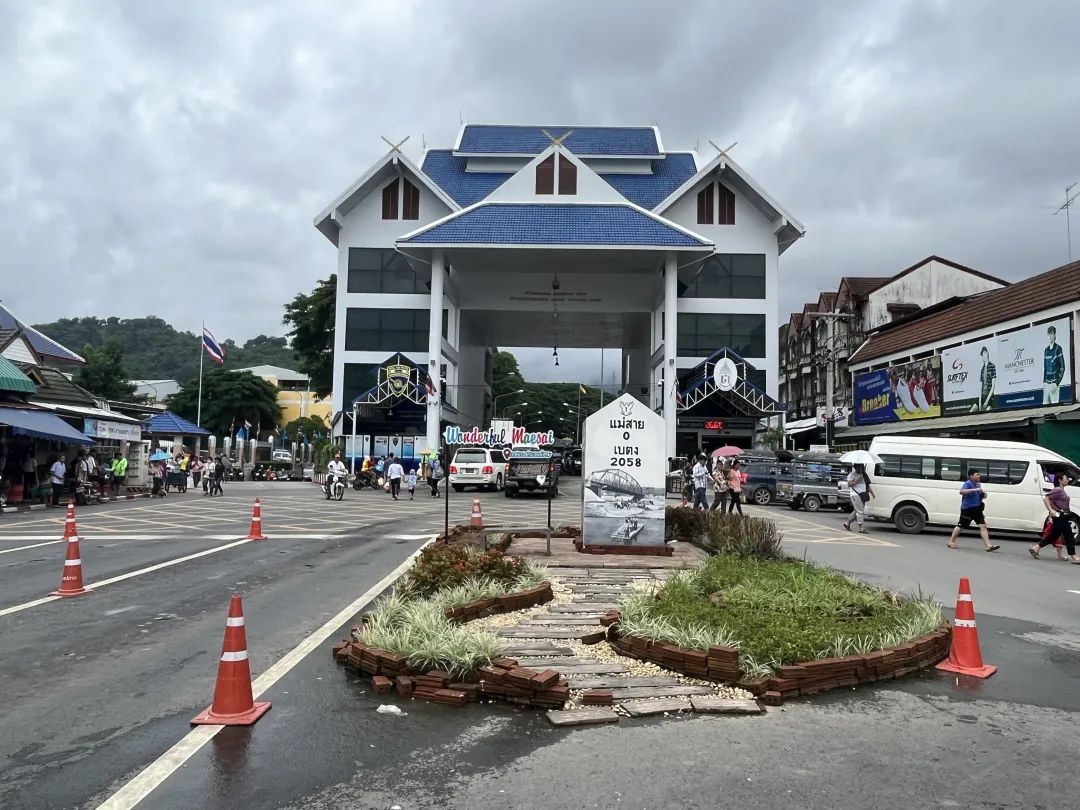 泰国美赛口岸，连接对面缅甸大其力