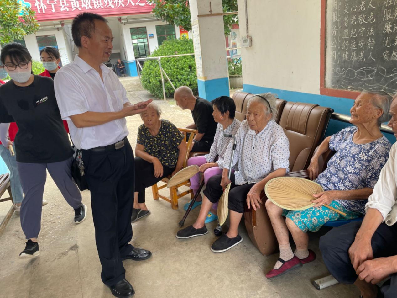 怀宁县黄墩镇开展 "健康守护,爱心义诊"暨"人体器官捐献志愿登记"宣传