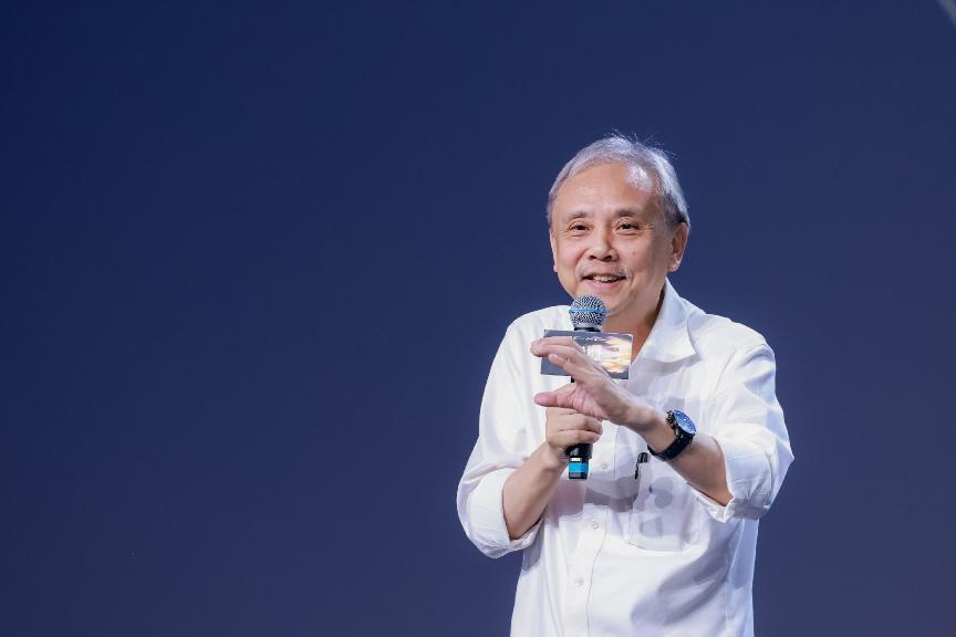 导演陈嘉上 图片来源:抖音供图