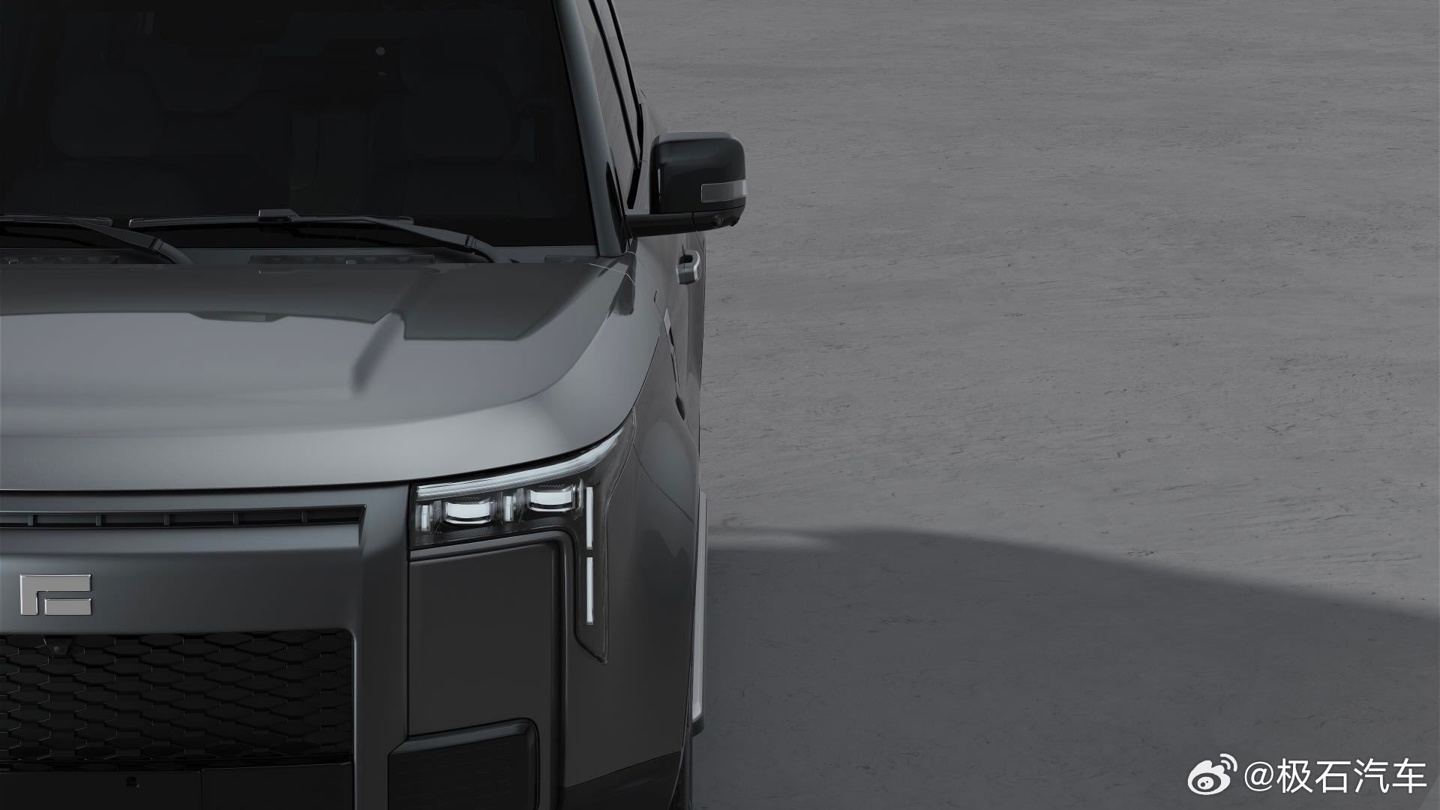极石 01 官宣 8 月 22 日发布，定位户外家庭豪华 SUV 车型